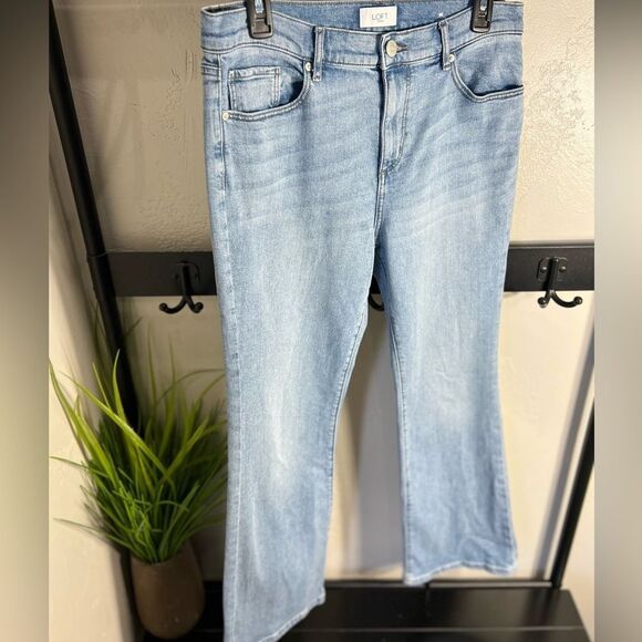 Loft Boot Cut mid rise denim jeans light Wash Size 8 - Picture 8 of 16